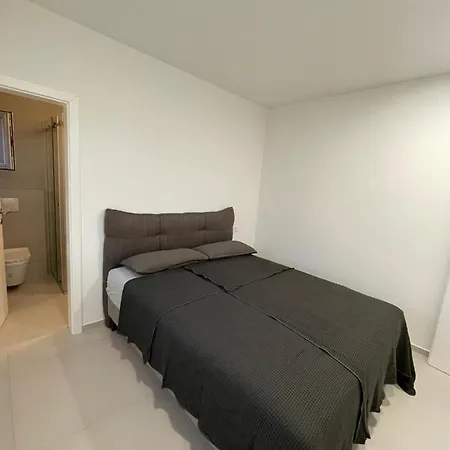 Apartment Rahat *